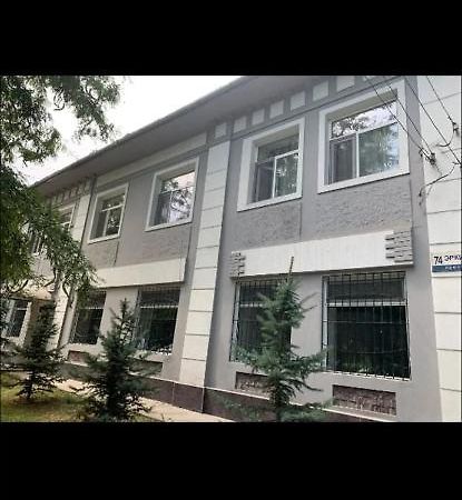Бульвар Эркиндик74 Bishkek Bagian luar foto
