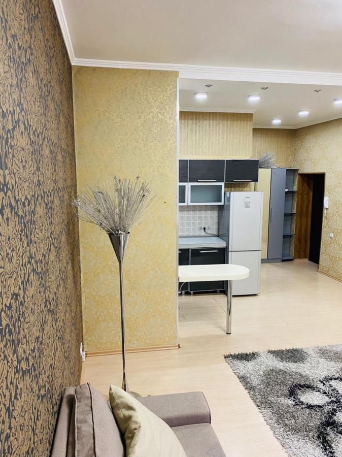 Бульвар Эркиндик74 Bishkek Bagian luar foto